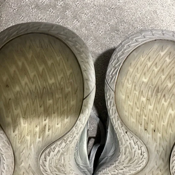 Adidas Dane 7 silver metallic basketball shoes - Picture 6 of 12